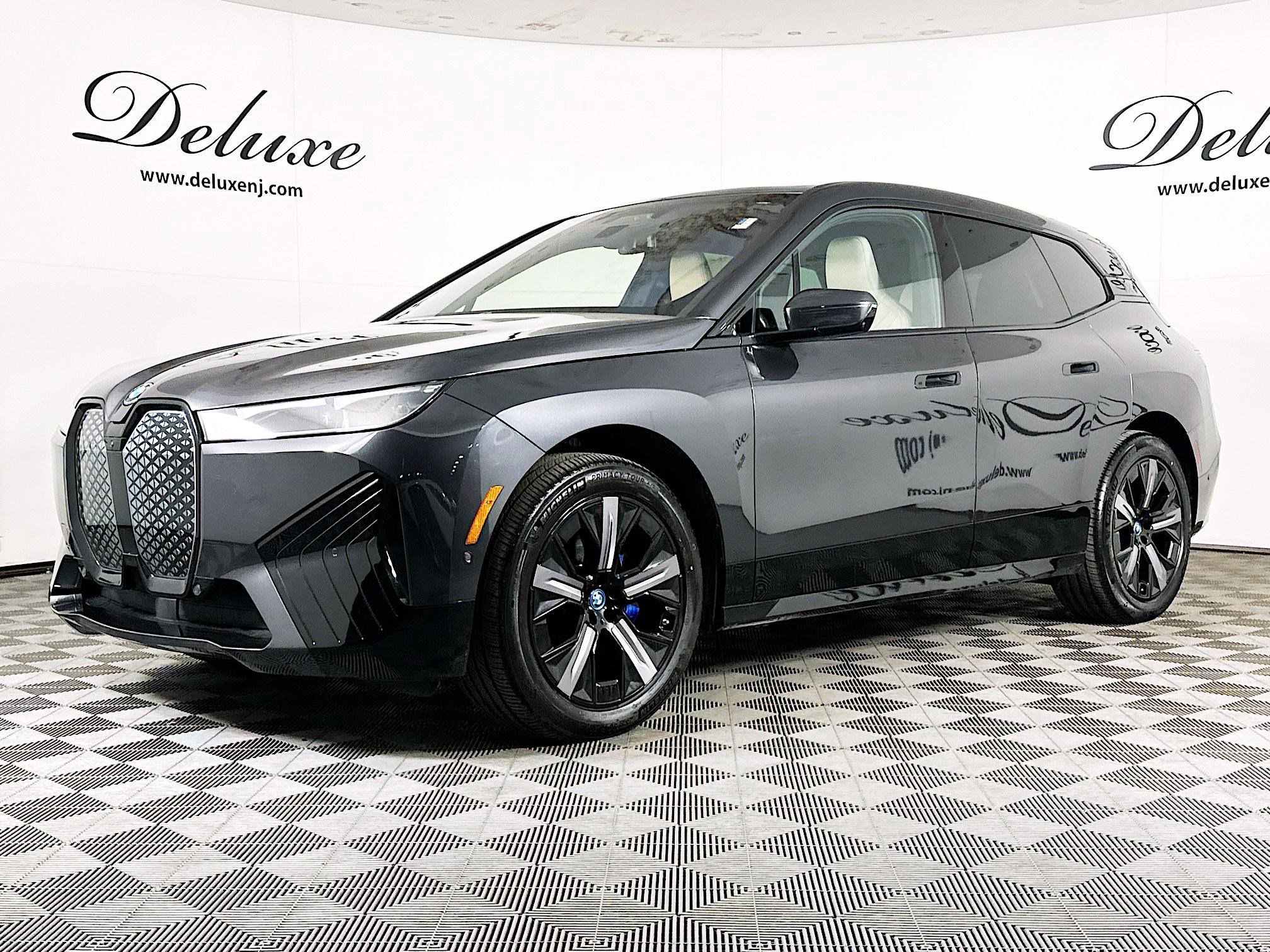 Used 2024 BMW iX xDrive50 w/ Sport Package image 3