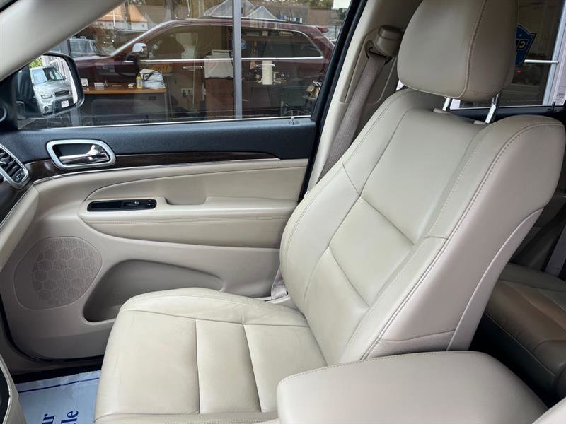 Used 2018 Jeep Grand Cherokee Limited image 12