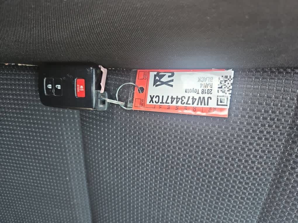 Used 2018 Toyota RAV4 XLE w/ Plus Extra Value Package FWD image 20