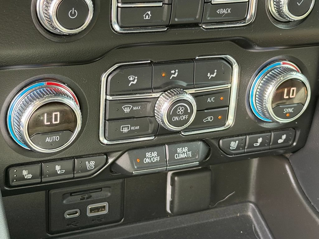 Used 2021 GMC Yukon AT4 w/ AT4 Premium Plus Package AWD/4WD image 27