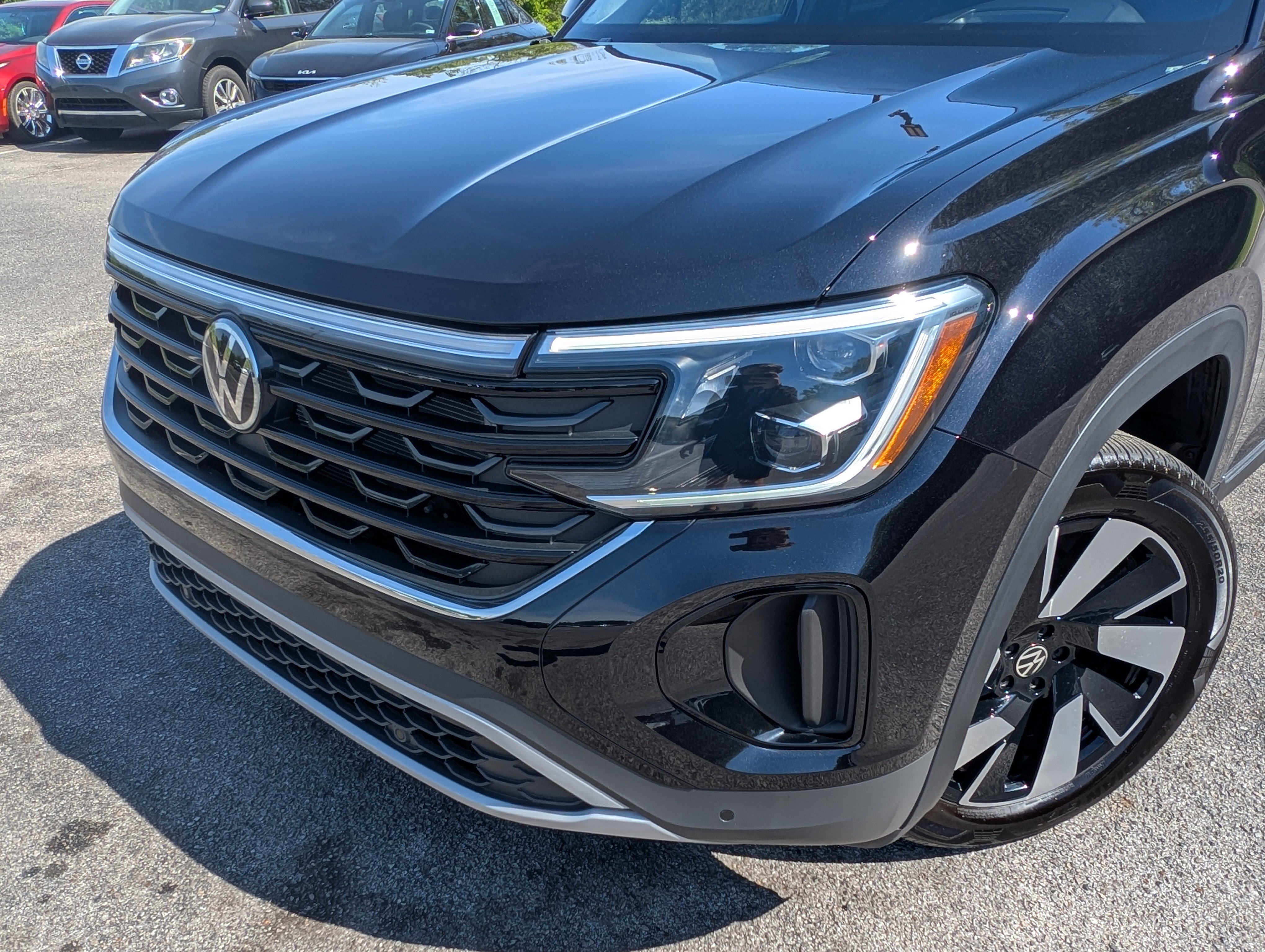Used 2025 Volkswagen Atlas Cross Sport SEL image 13