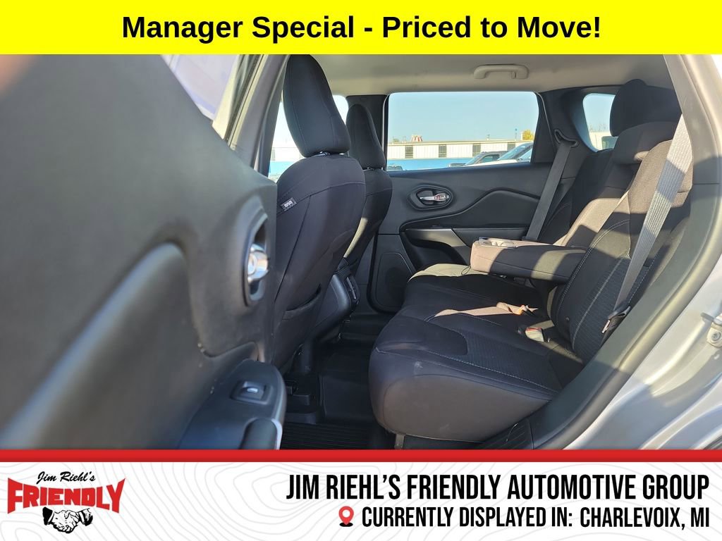 Used 2019 Jeep Cherokee Latitude w/ Popular Appearance Group image 26