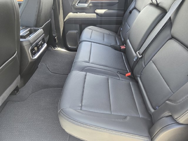 Used 2024 GMC Sierra 3500 Denali w/ Denali Reserve Package AWD/4WD image 29
