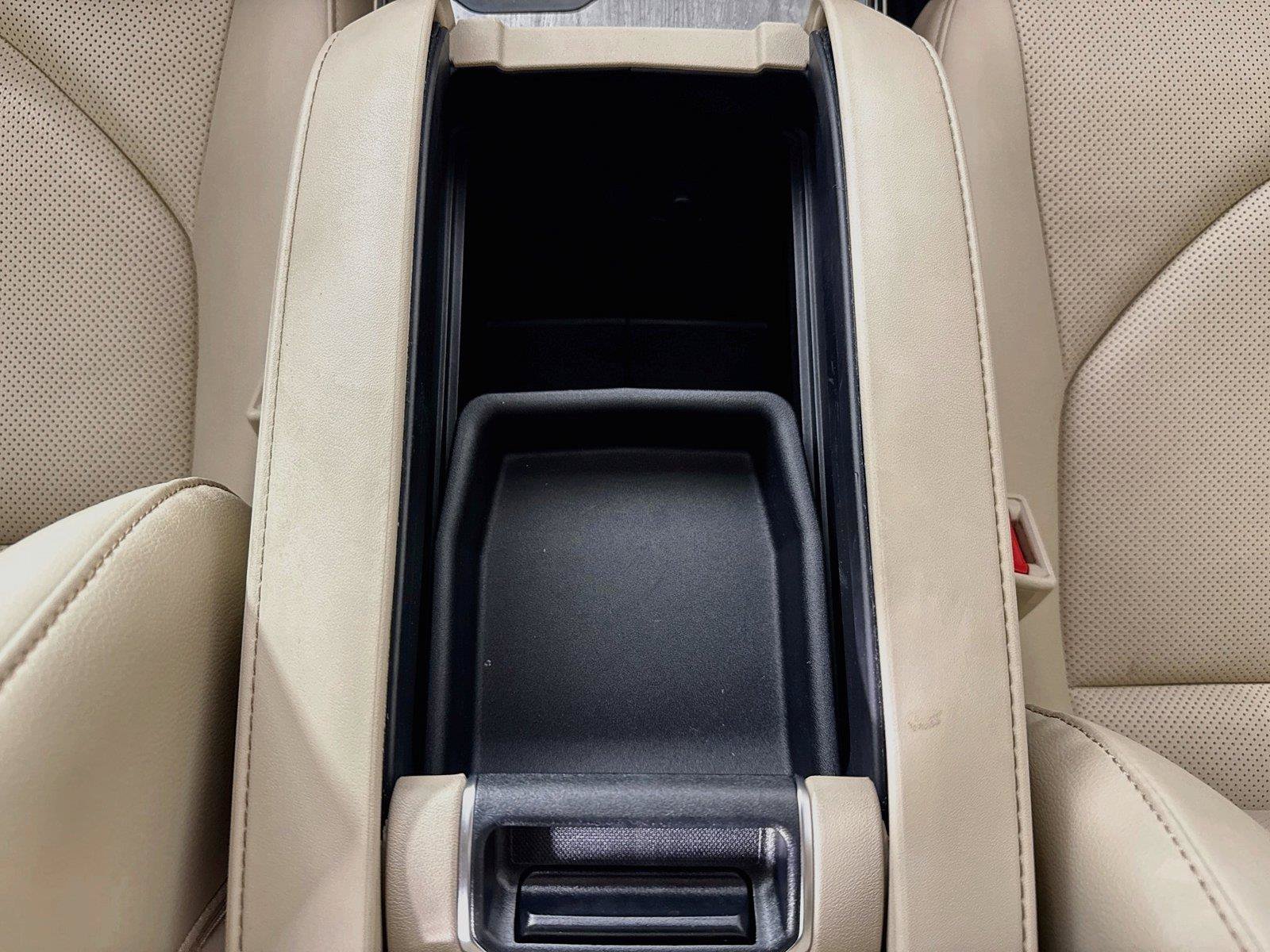 Used 2023 Toyota Highlander Platinum FWD image 39