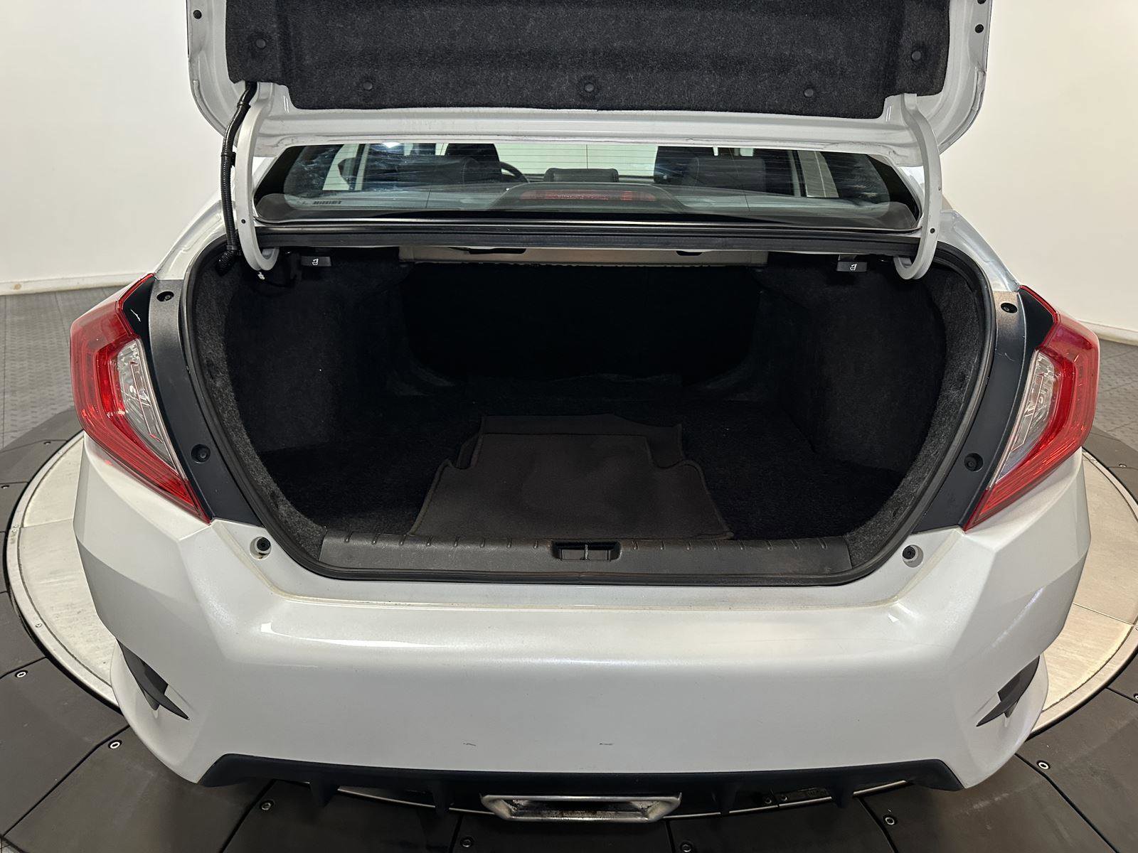 Used 2020 Honda Civic Sport image 32