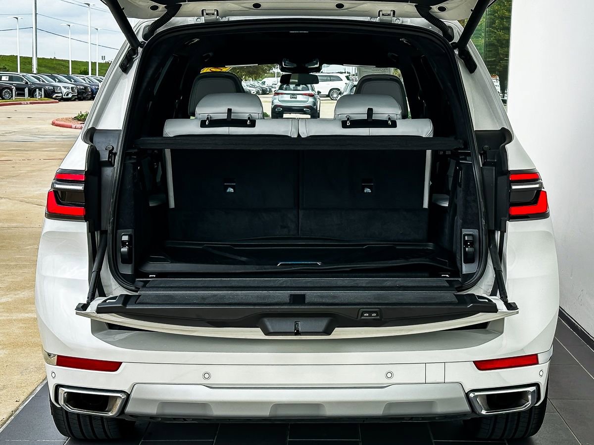 Certified 2024 BMW X7 xDrive40i w/ Executive Package image 33