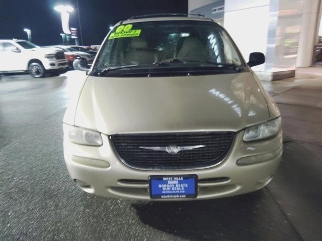 Used 2000 Chrysler Town & Country LXi image 5