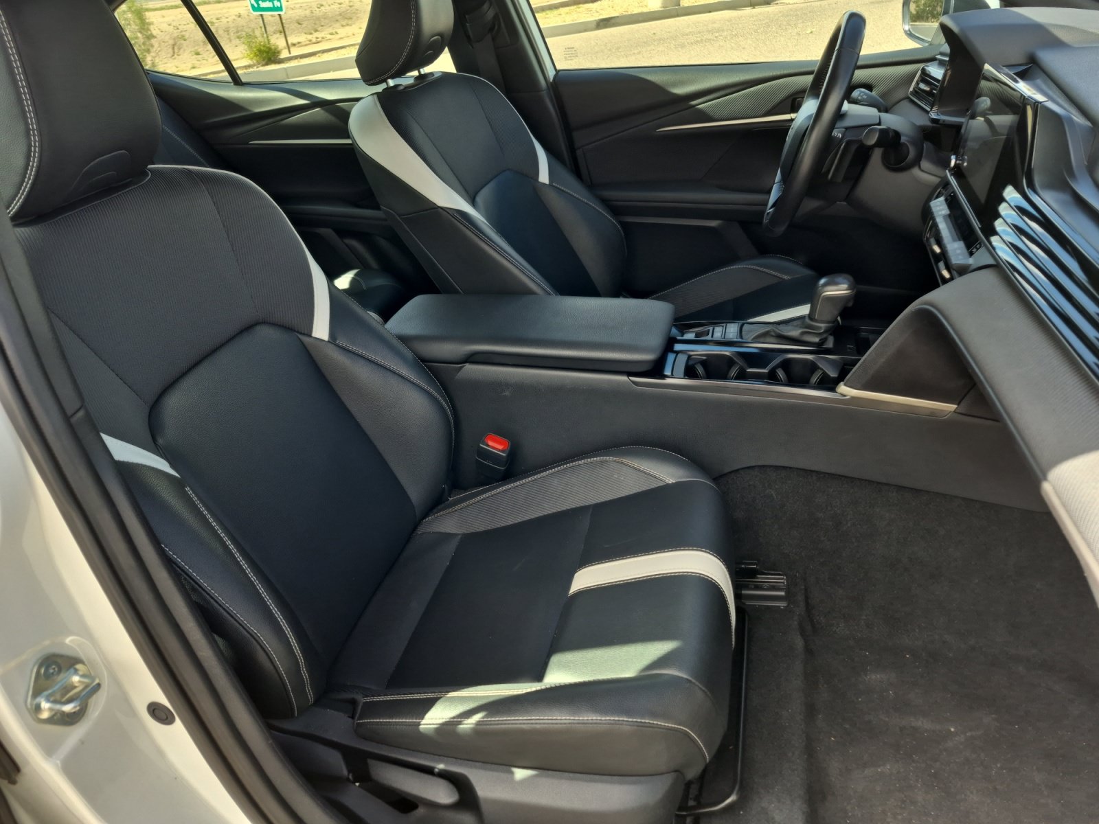 Used 2025 Toyota Camry SE FWD image 25