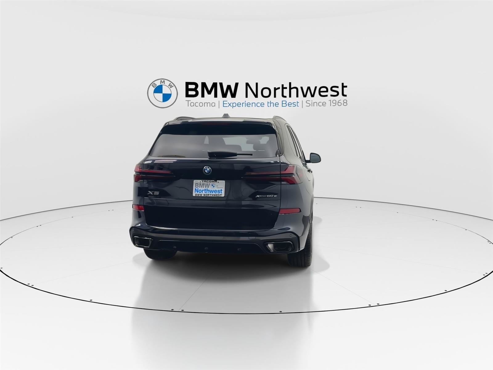 New 2026 BMW X5 xDrive50e w/ M Sport Package AWD/4WD image 2