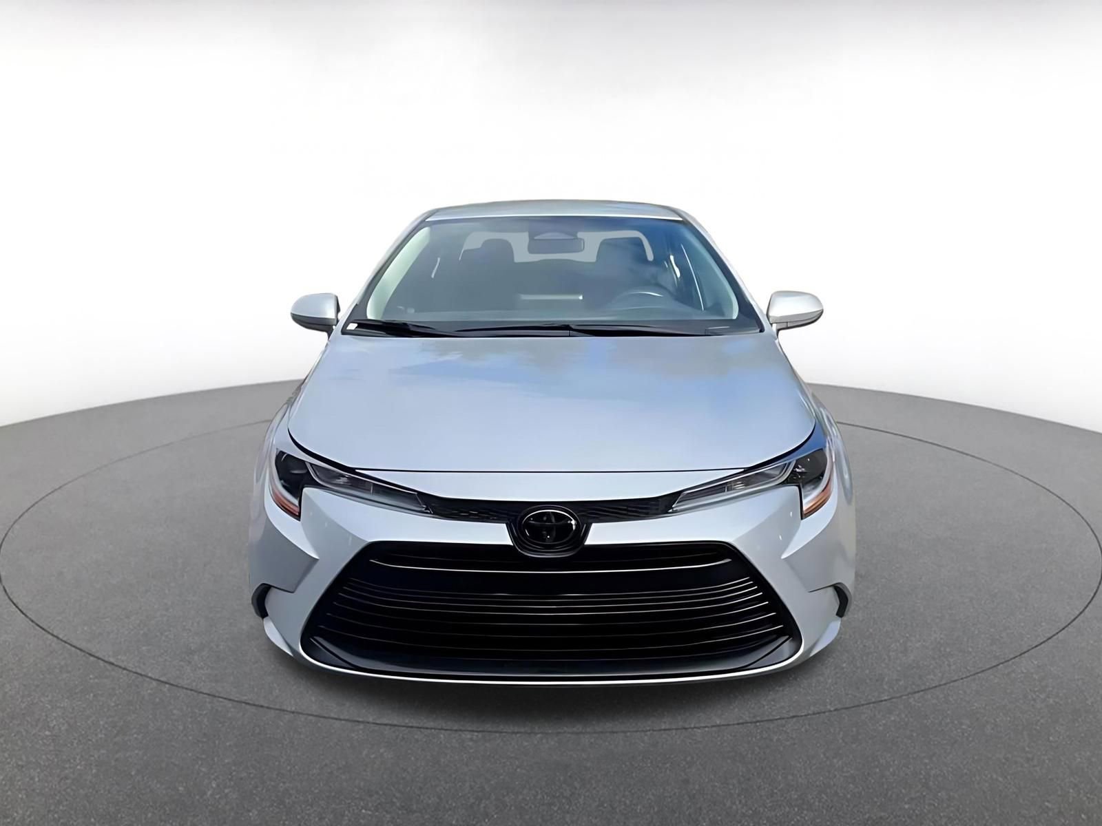 Used 2025 Toyota Corolla LE image 4