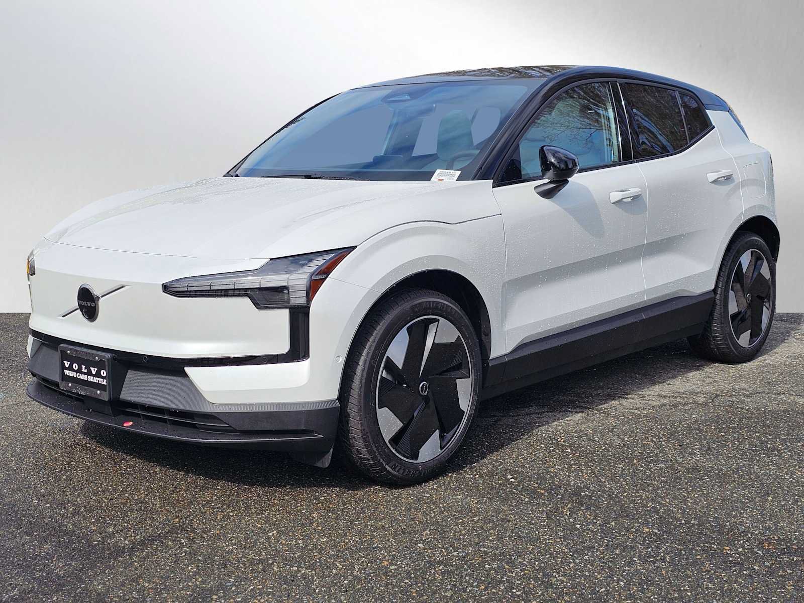 New 2025 Volvo EX30 Ultra w/ Protection Package Premier AWD/4WD image 7