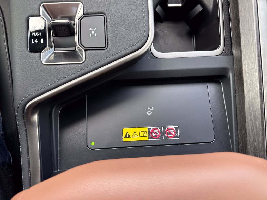 Used 2024 Lexus GX 550 w/ Cold Area Package AWD/4WD image 23