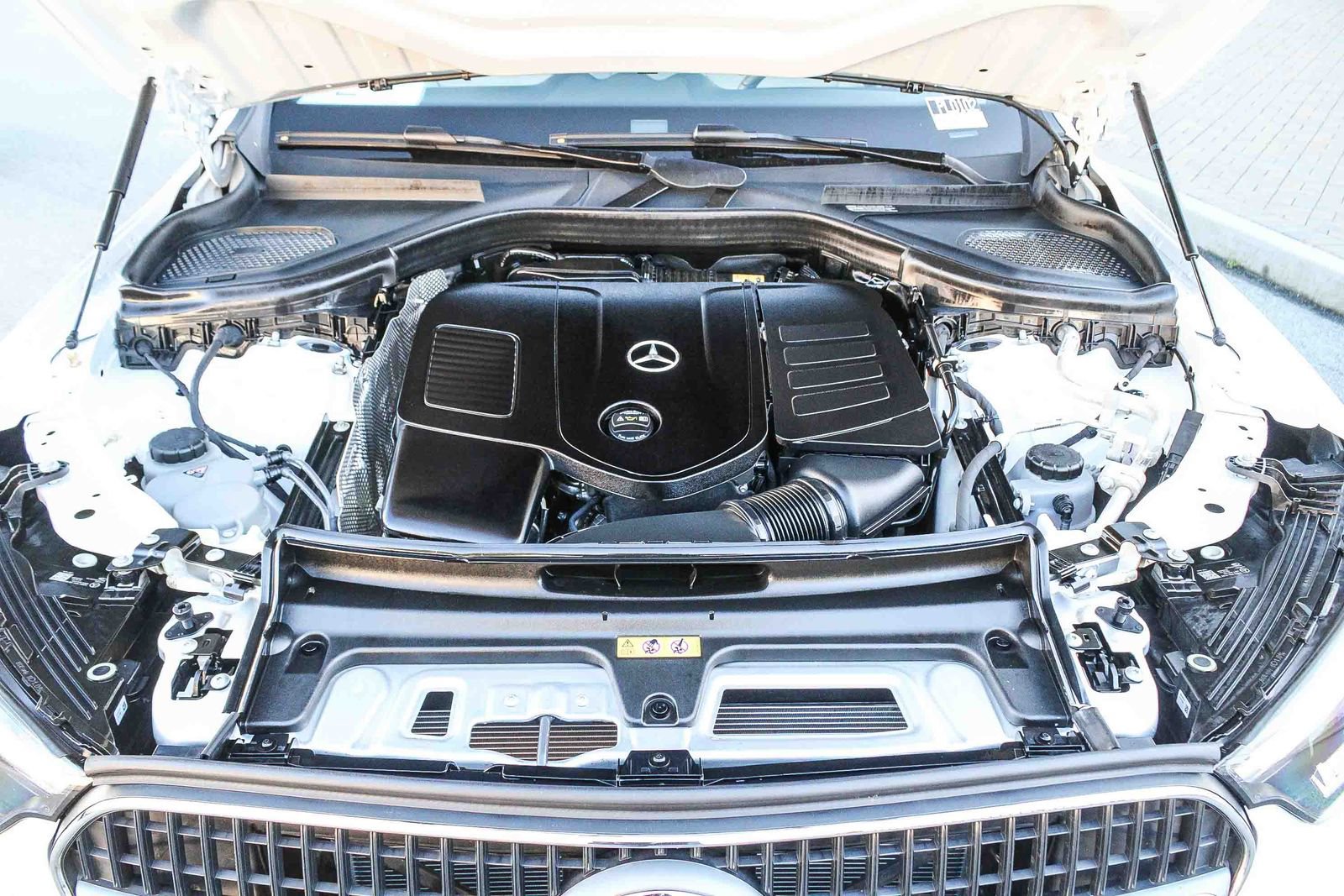 Certified 2025 Mercedes-Benz GLC 300 4MATIC image 27