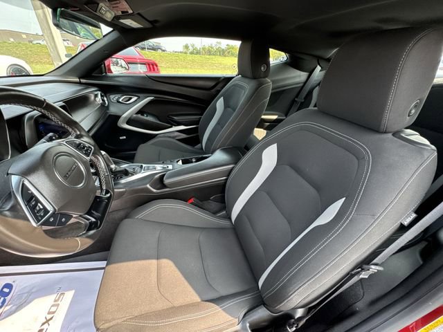 Used 2021 Chevrolet Camaro LT w/ Technology Package image 11
