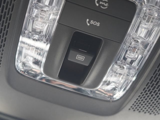 Used 2022 Mercedes-Benz GLE 350 4MATIC w/ Premium Package image 40