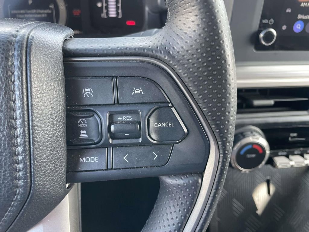 Used 2025 Toyota 4Runner SR5 image 32