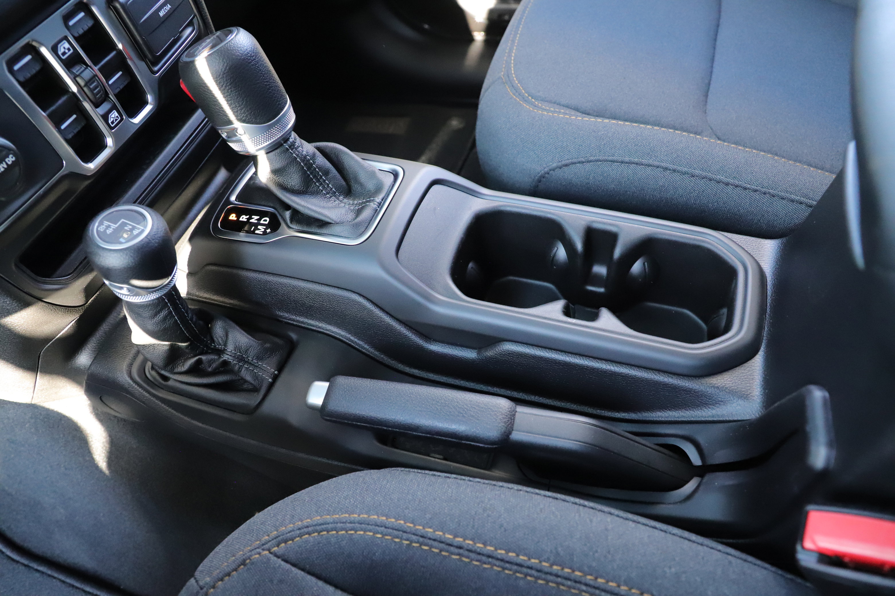 New 2025 Jeep Gladiator Sport image 20