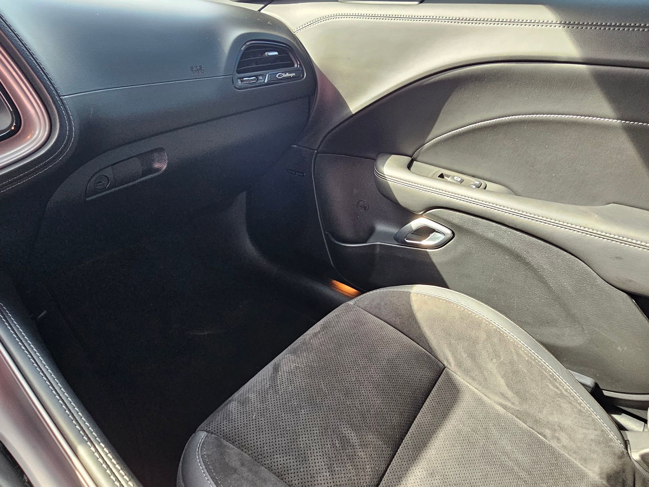 Used 2023 Dodge Challenger R/T w/ Plus Package image 11