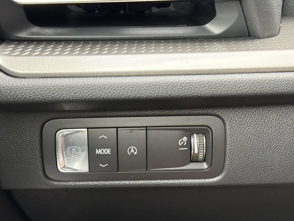 New 2026 Chevrolet Traverse LT w/ Sun and Wheel Package FWD image 19