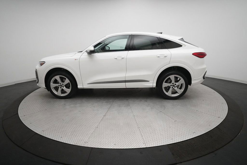 Used 2025 Audi Q5 Premium Plus w/ Premium Plus image 25