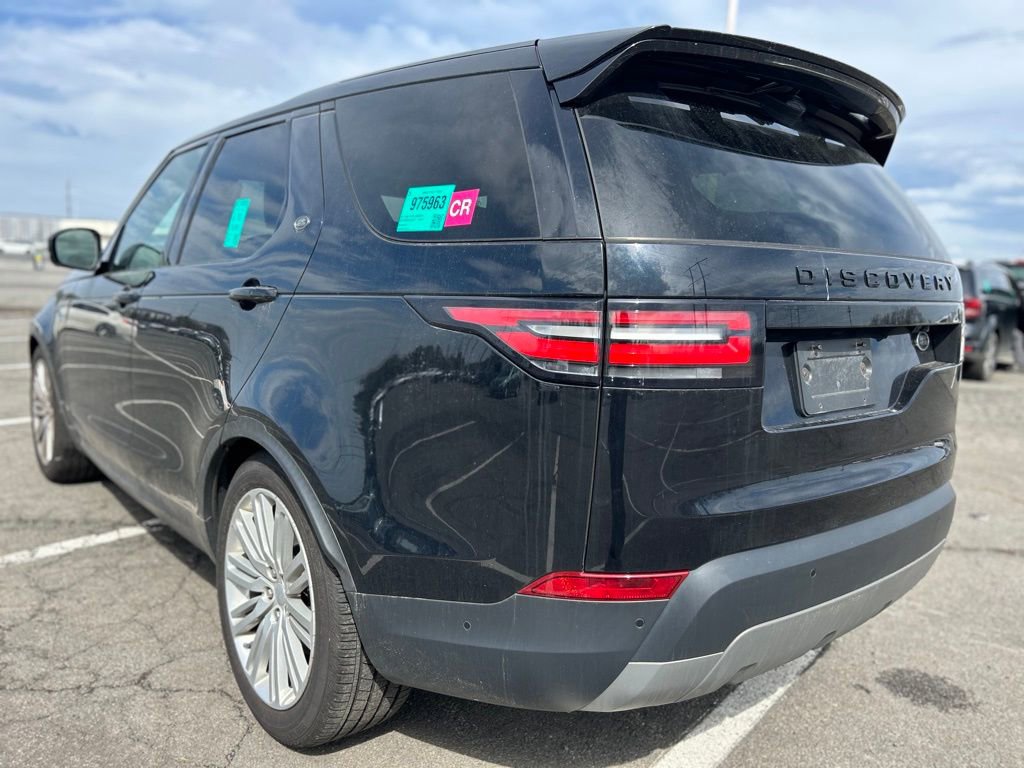 Used 2017 Land Rover Discovery First Edition AWD/4WD image 4