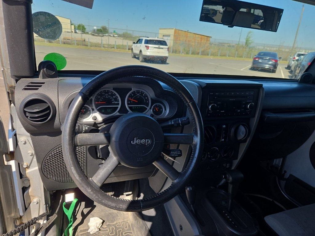 Used 2007 Jeep Wrangler Unlimited Sahara AWD/4WD image 7