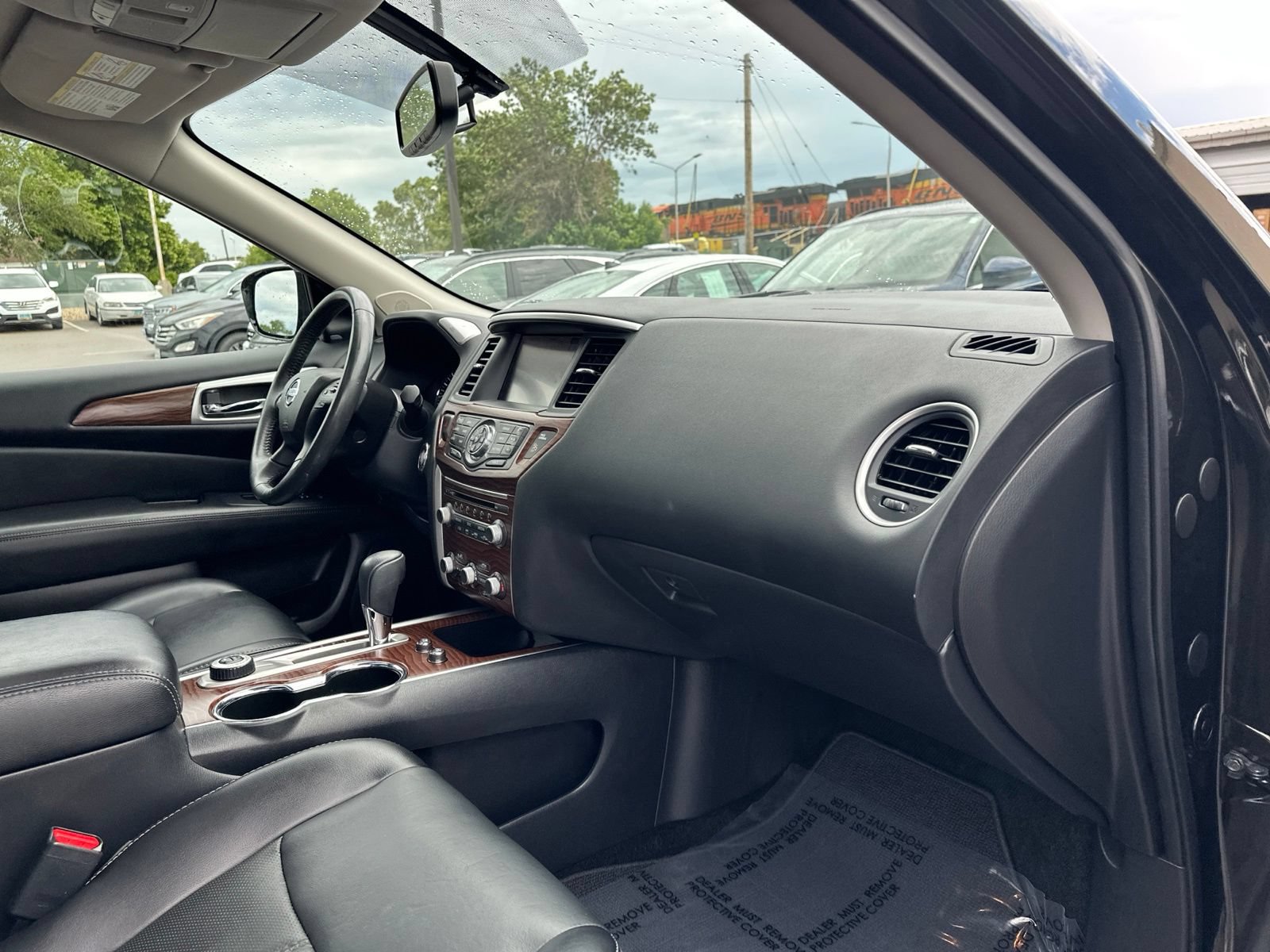 Used 2017 Nissan Pathfinder Platinum AWD/4WD image 38