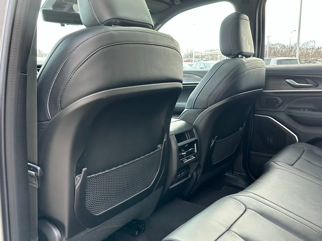 New 2026 Jeep Grand Cherokee Limited AWD/4WD image 13