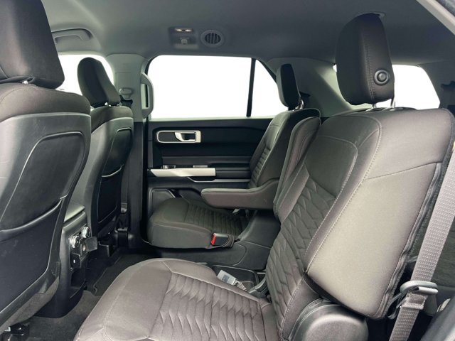 Used 2020 Ford Explorer XLT w/ Comfort Package AWD/4WD image 16
