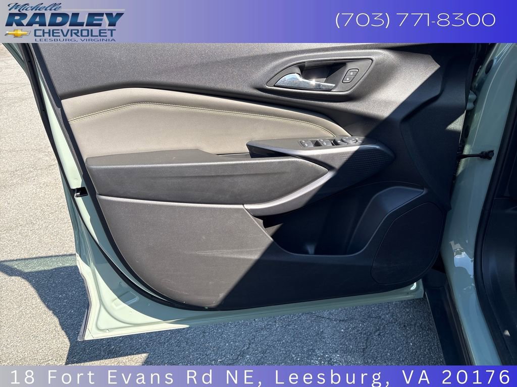 Used 2025 Chevrolet Trax ACTIV w/ Driver Confidence Package FWD image 12