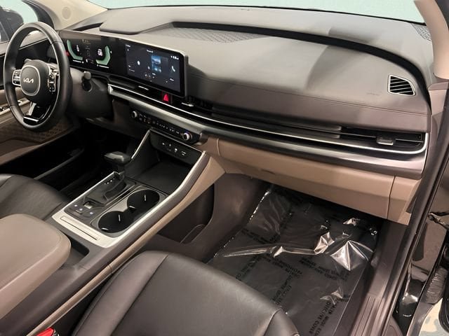 Used 2026 Kia Carnival FWD image 13