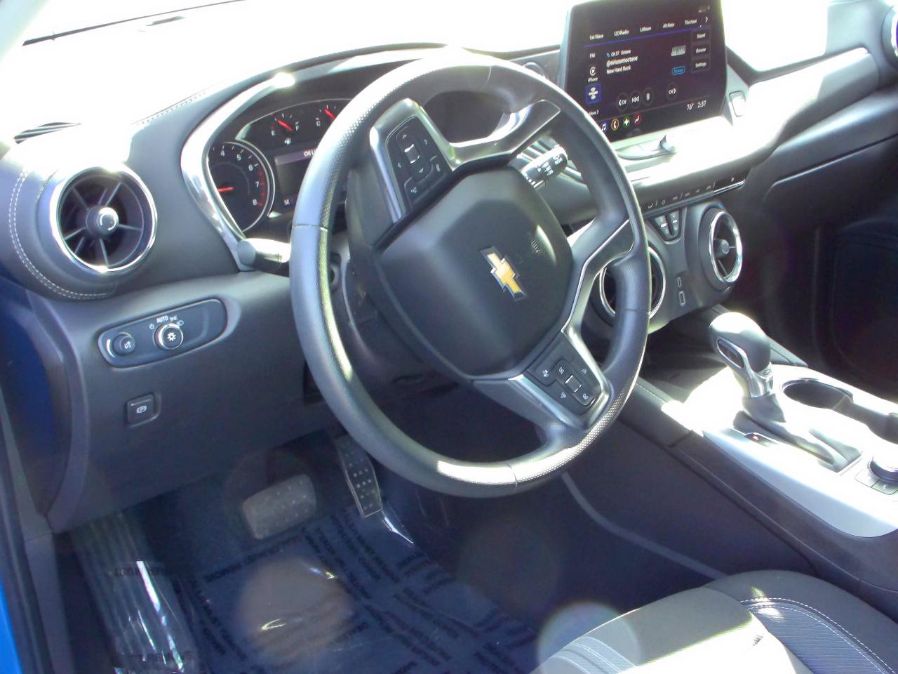 Used 2025 Chevrolet Blazer LT w/ Convenience Package FWD image 16
