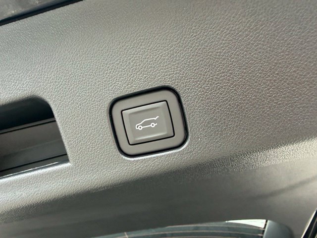 New 2027 Chevrolet Traverse LT w/ Driver Confidence Package FWD image 13