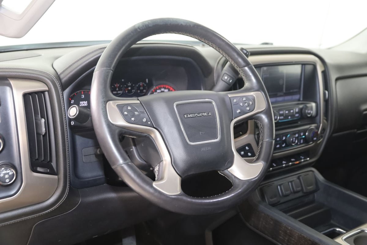 Used 2016 GMC Sierra 2500 Denali w/ Suspension Package, Off-Road AWD/4WD image 6