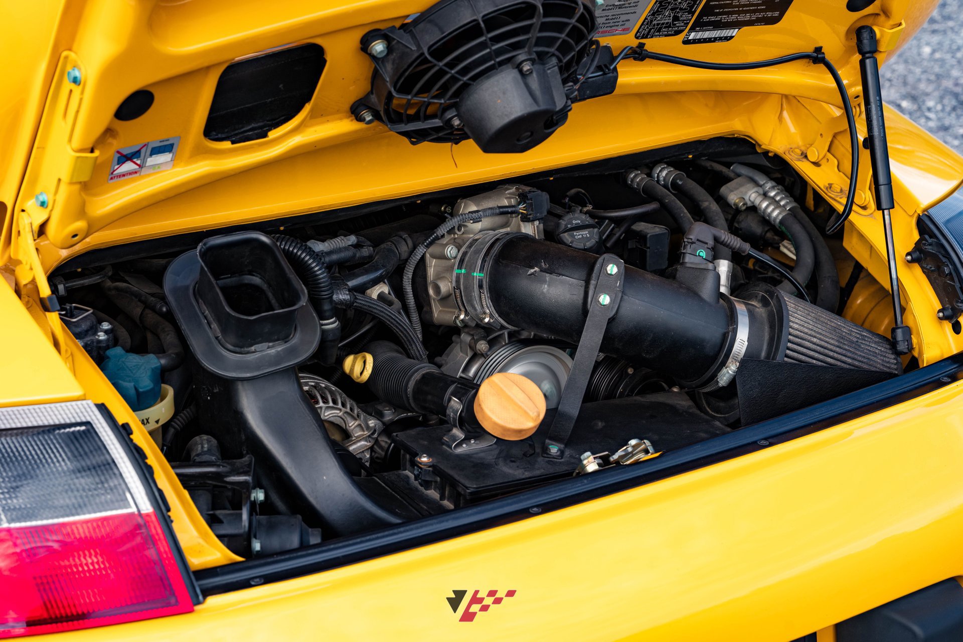 Used 2001 Porsche 911 Carrera 4 image 32