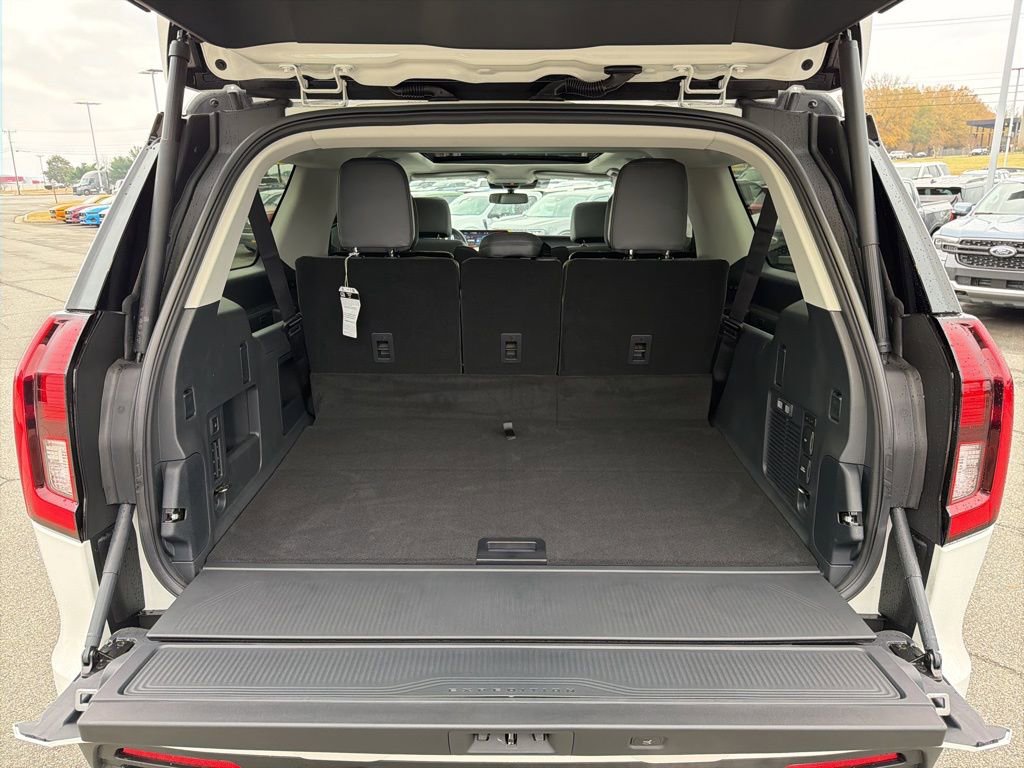 New 2025 Ford Expedition Max Active image 17