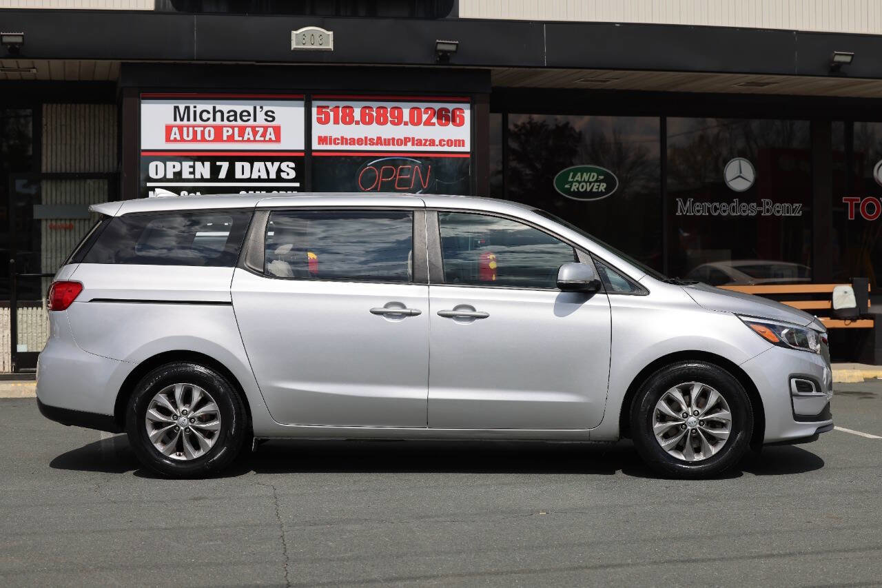 Used 2019 Kia Sedona L FWD image 3