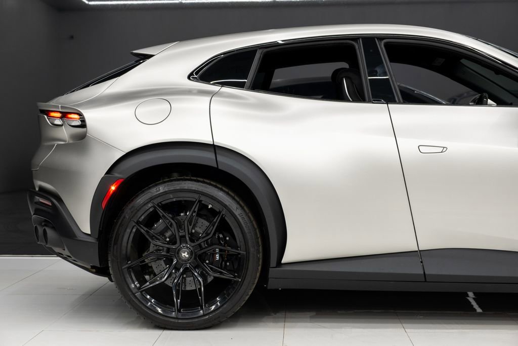 Used 2024 Ferrari Purosangue image 8