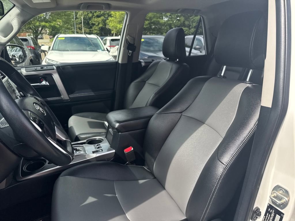 Used 2022 Toyota 4Runner SR5 Premium image 4