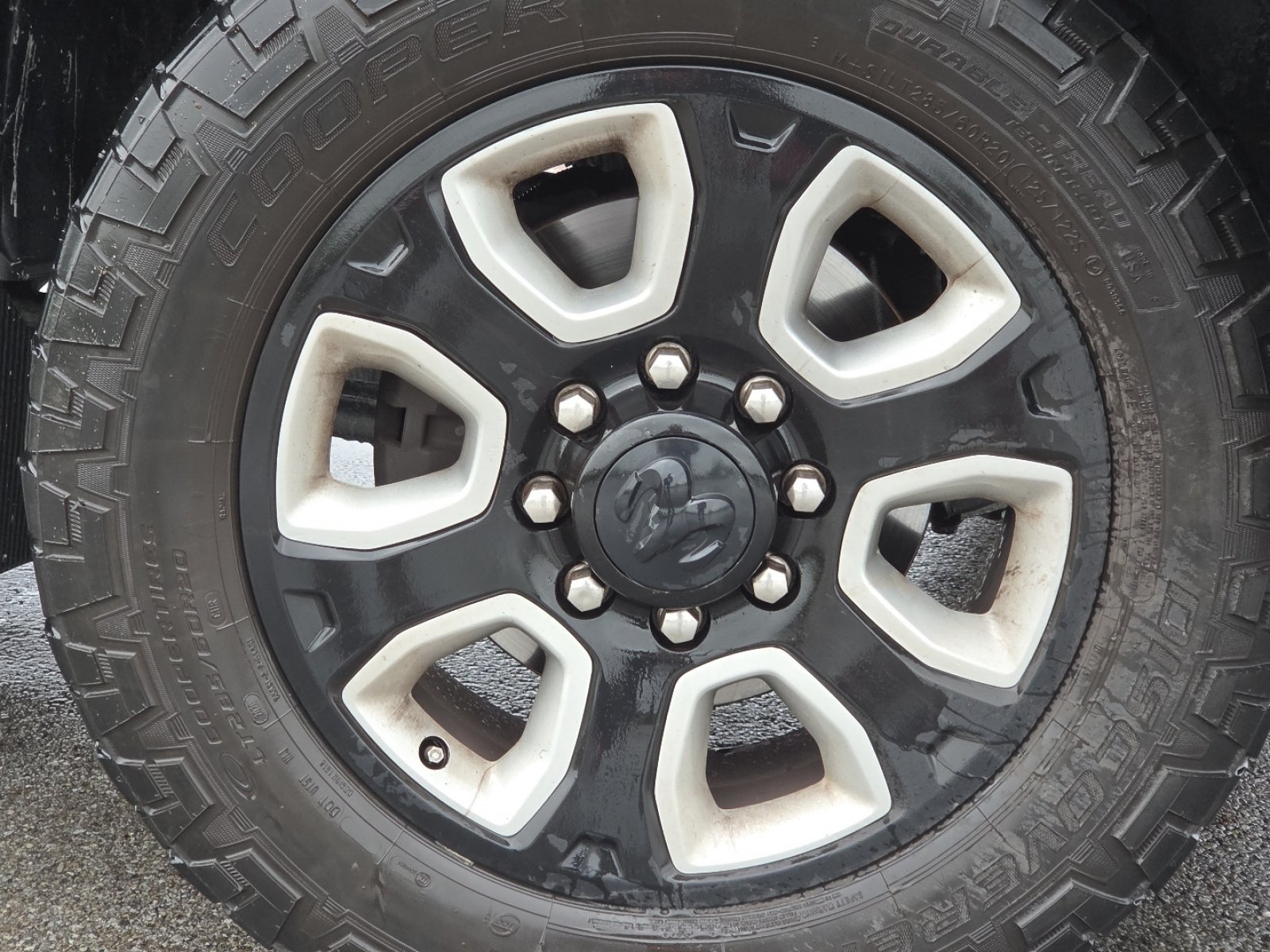 Used 2015 RAM 2500 Laramie w/ Black Appearance Group AWD/4WD image 10