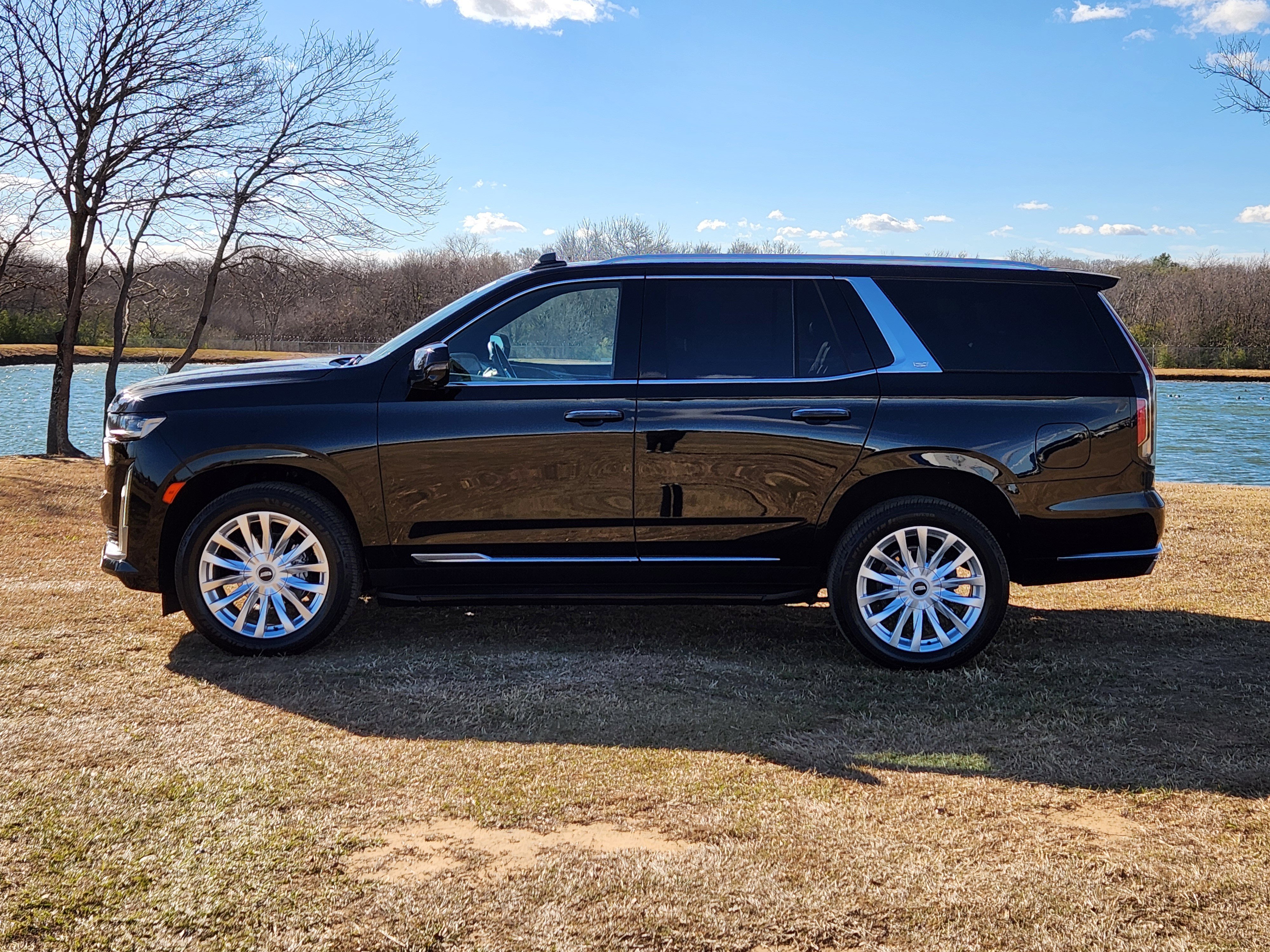 Certified 2021 Cadillac Escalade Luxury image 4