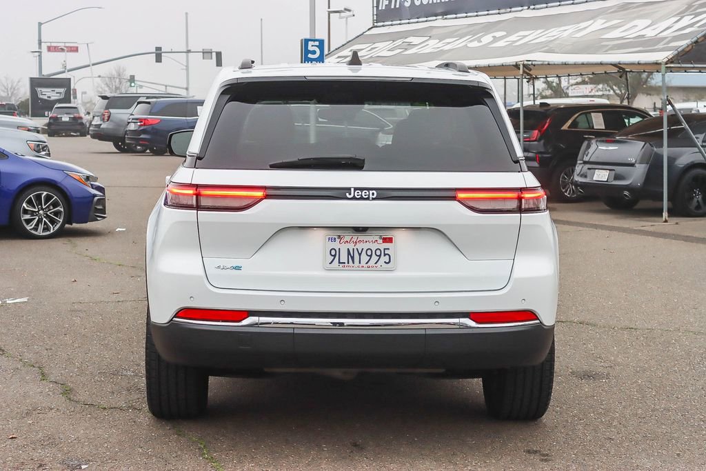 Used 2023 Jeep Grand Cherokee 4WD 4xe image 3