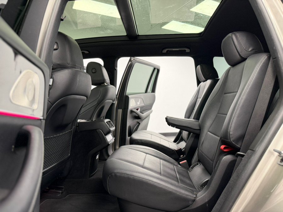Used 2022 Mercedes-Benz GLS 450 4MATIC image 43