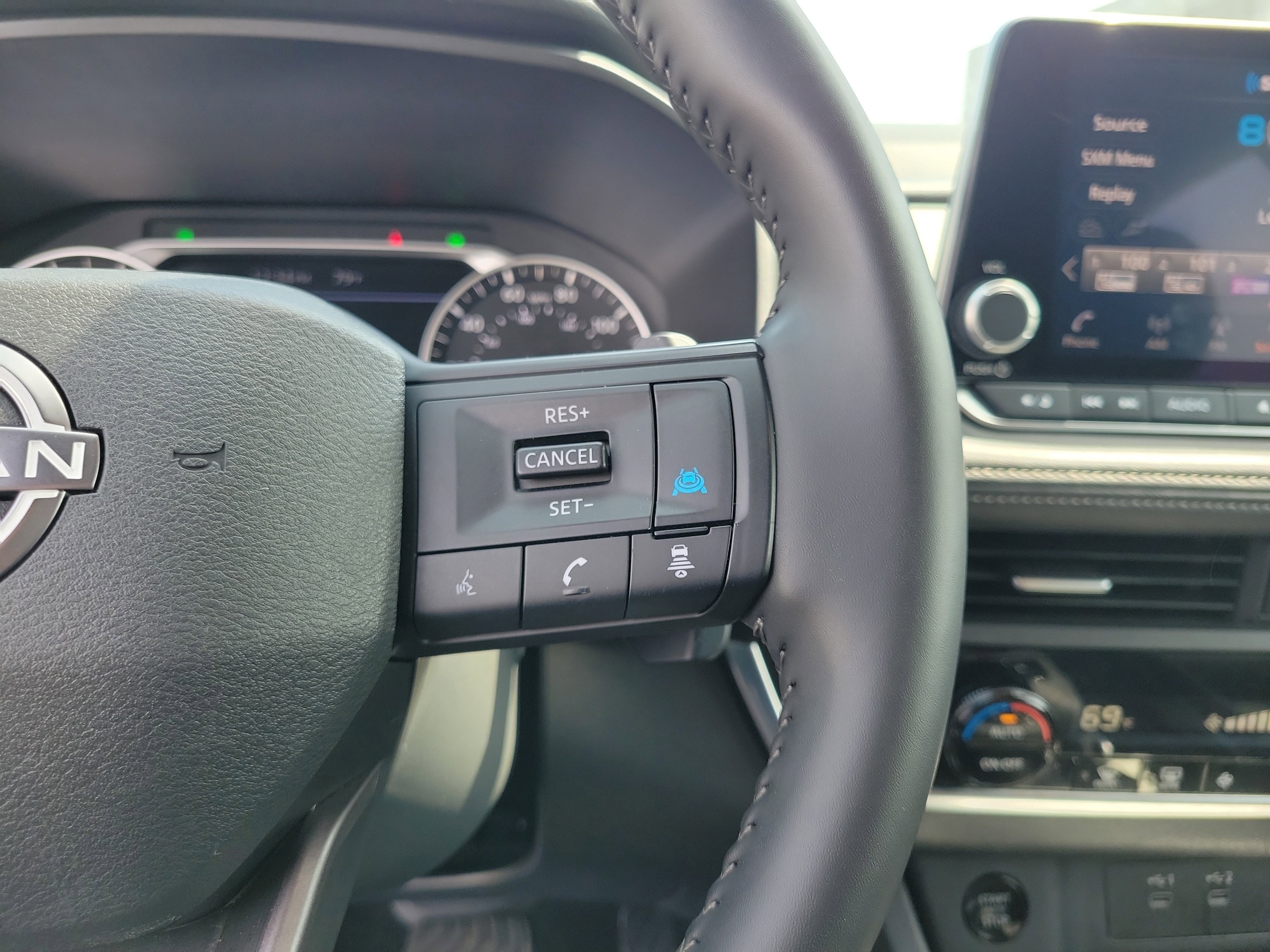 Certified 2025 Nissan Rogue SV AWD/4WD image 23