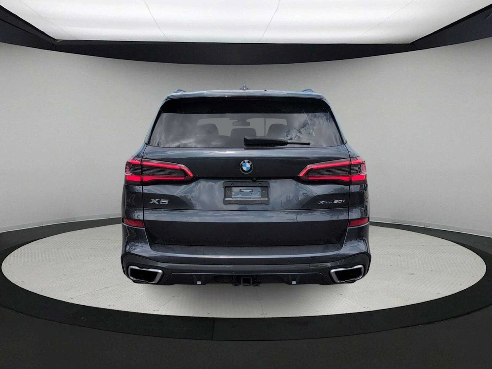 Used 2019 BMW X5 xDrive50i w/ M Sport Package AWD/4WD image 7