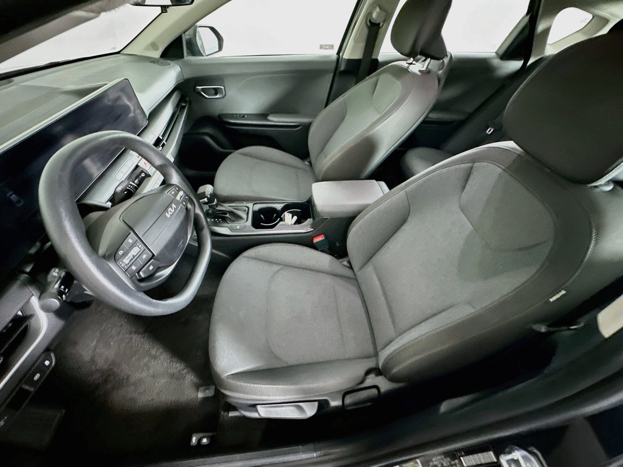 Used 2025 Kia K4 FWD image 13
