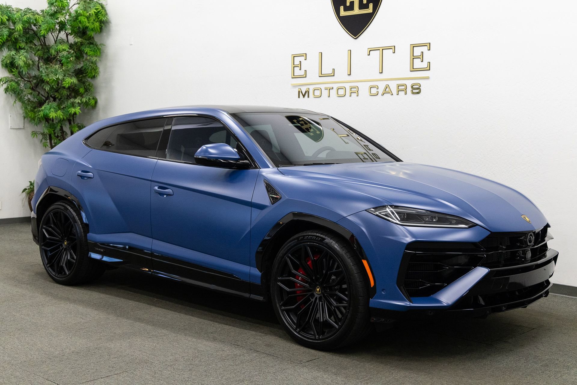 Used 2025 Lamborghini Urus SE image 9