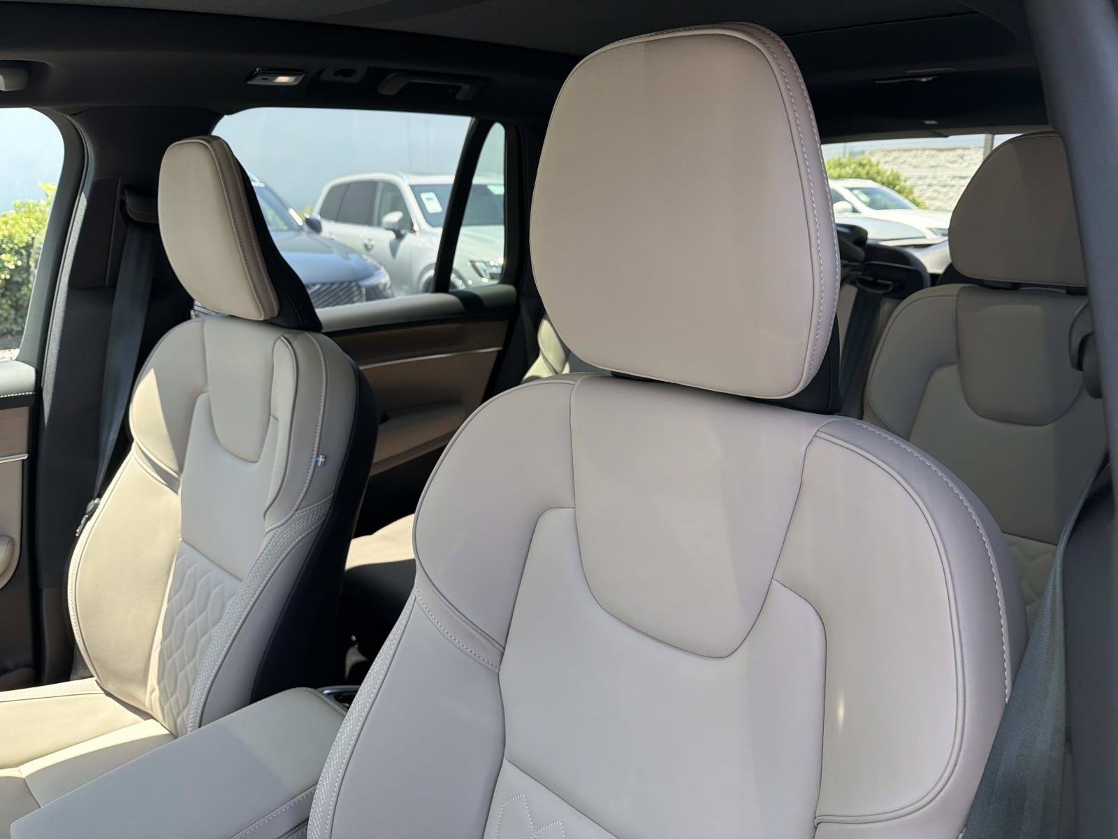 Used 2026 Volvo XC90 B6 Plus w/ Protection Package Premier AWD/4WD image 19