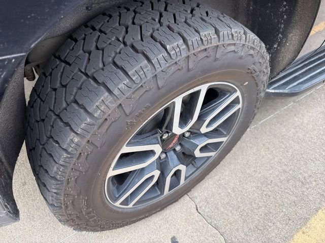 Used 2022 GMC Yukon XL AT4 w/ Max Trailering Package image 8