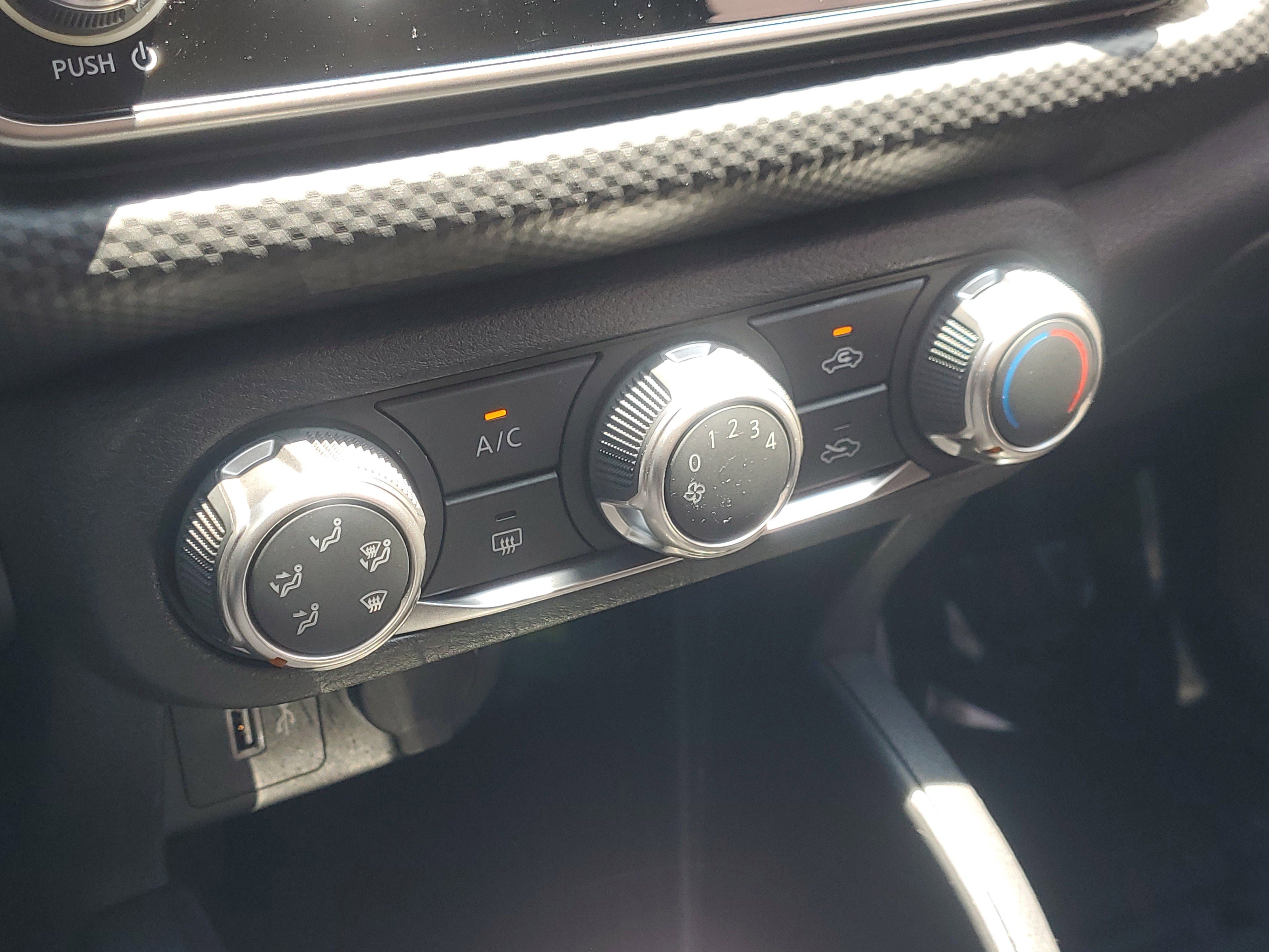 Used 2022 Nissan Kicks S FWD image 28